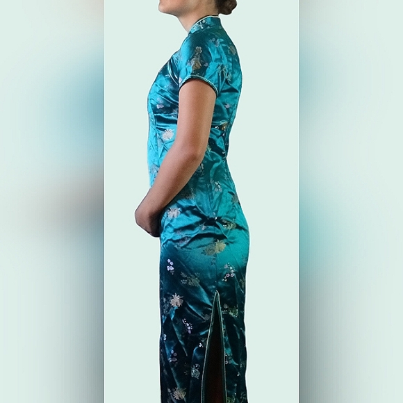 Traditional Silky Teal Cheongsam - Picture 2 of 3